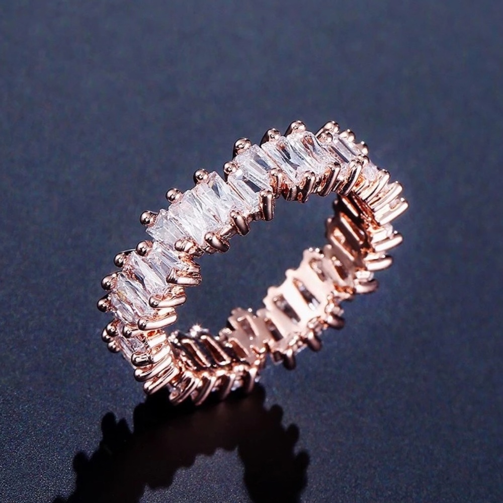 Dainty Ring Women’s ring size 8 New